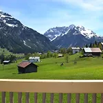 Ahorn Apartment *